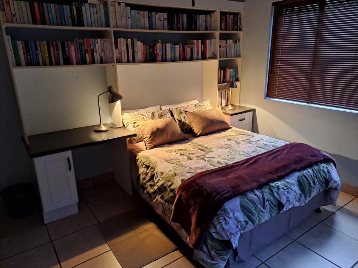 Da Gama Lake Cottages - Coral Tree And Cormorant Cottages White River Esterno foto