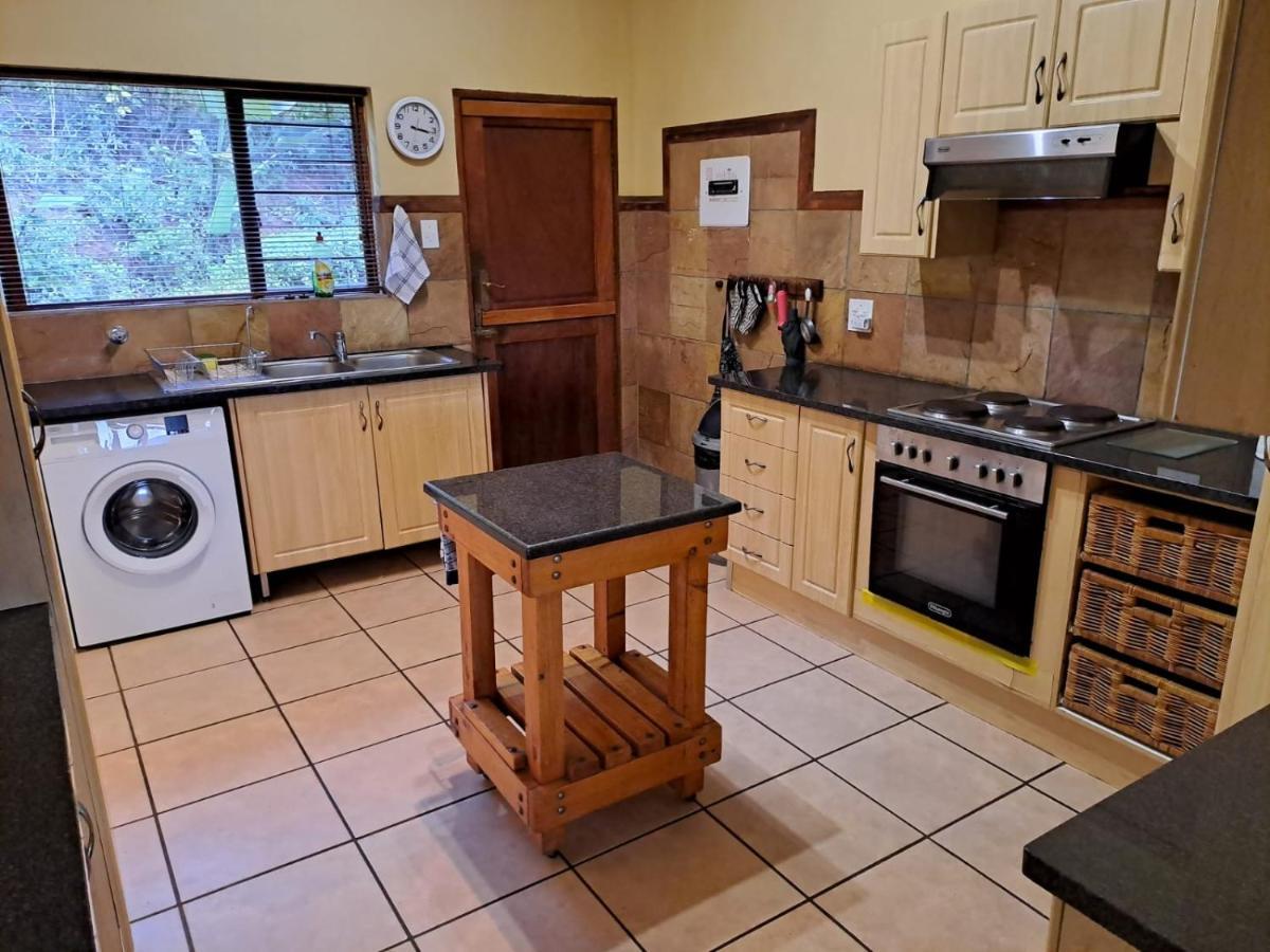 Da Gama Lake Cottages - Coral Tree And Cormorant Cottages White River Esterno foto